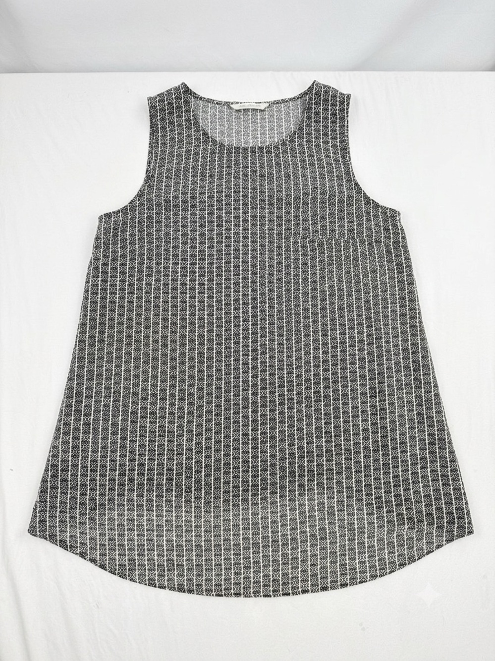 H&M Black & White Sleeveless Henley Print Tank - Picture 2 of 5